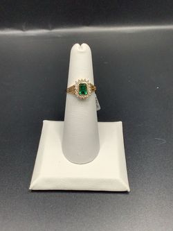 14k Gold Ring with emerald