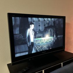 42’ Flat Screen HDTV Plasma Screen