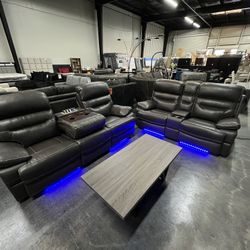 Power Reclining / Headrest Sofa & Loveseat 