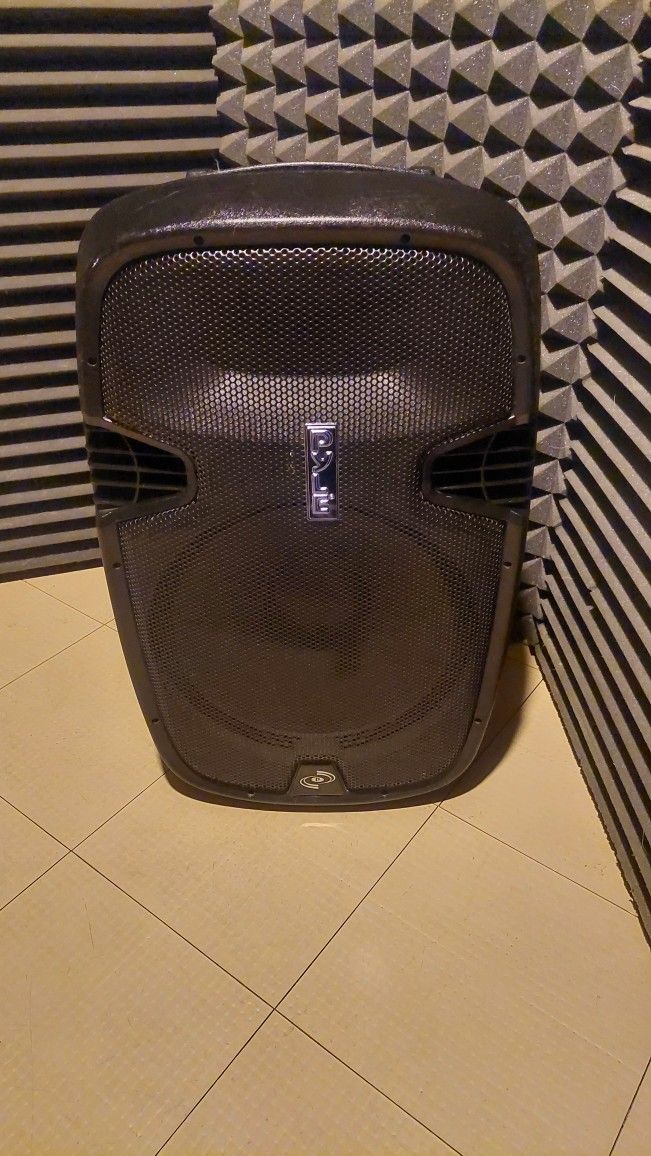 Pyle 1500 WATTS PORTABLE BLUETOOTH PA SPEAKER