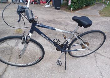 Schwinn Aluminum Trailway Hybrid