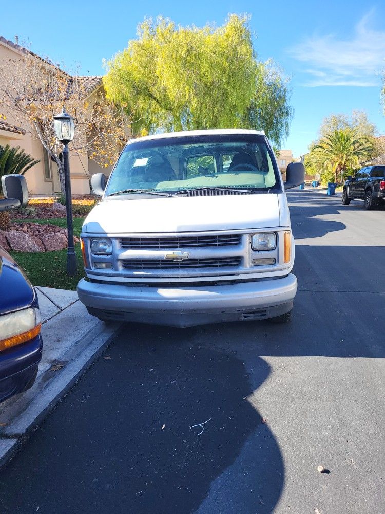 2000 Chevrolet Express