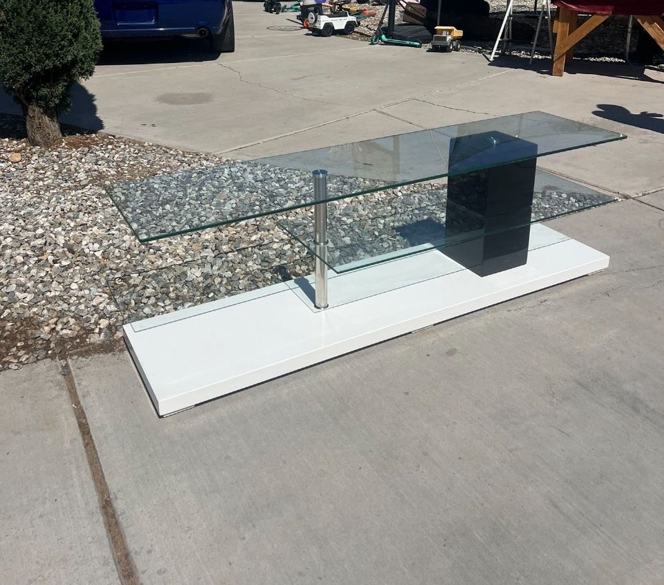 Tv Stand! 55”!