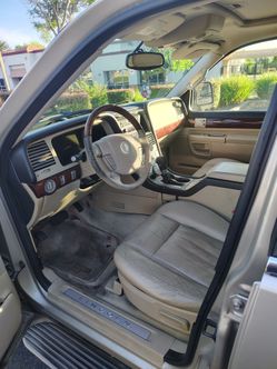 Lincoln aviator  Low mileage