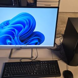 Computer for sale!  Great buy!   desktop 460-p274 i7-7700 for sale with HP 27es Razor thin monitor