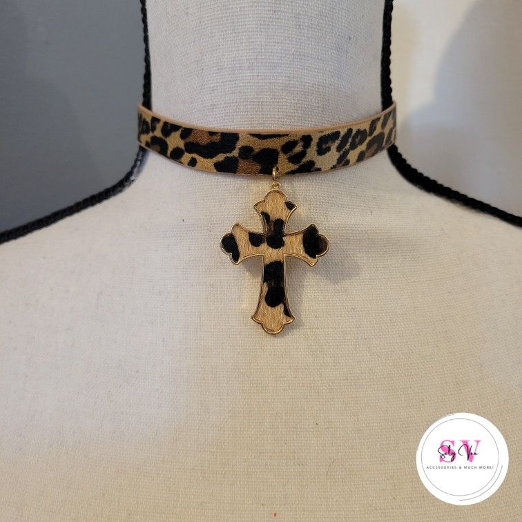 Leopard Print Choker With Cross