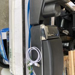 Portable Arm Rest For Vehicles Comes With USB For More Hookups 