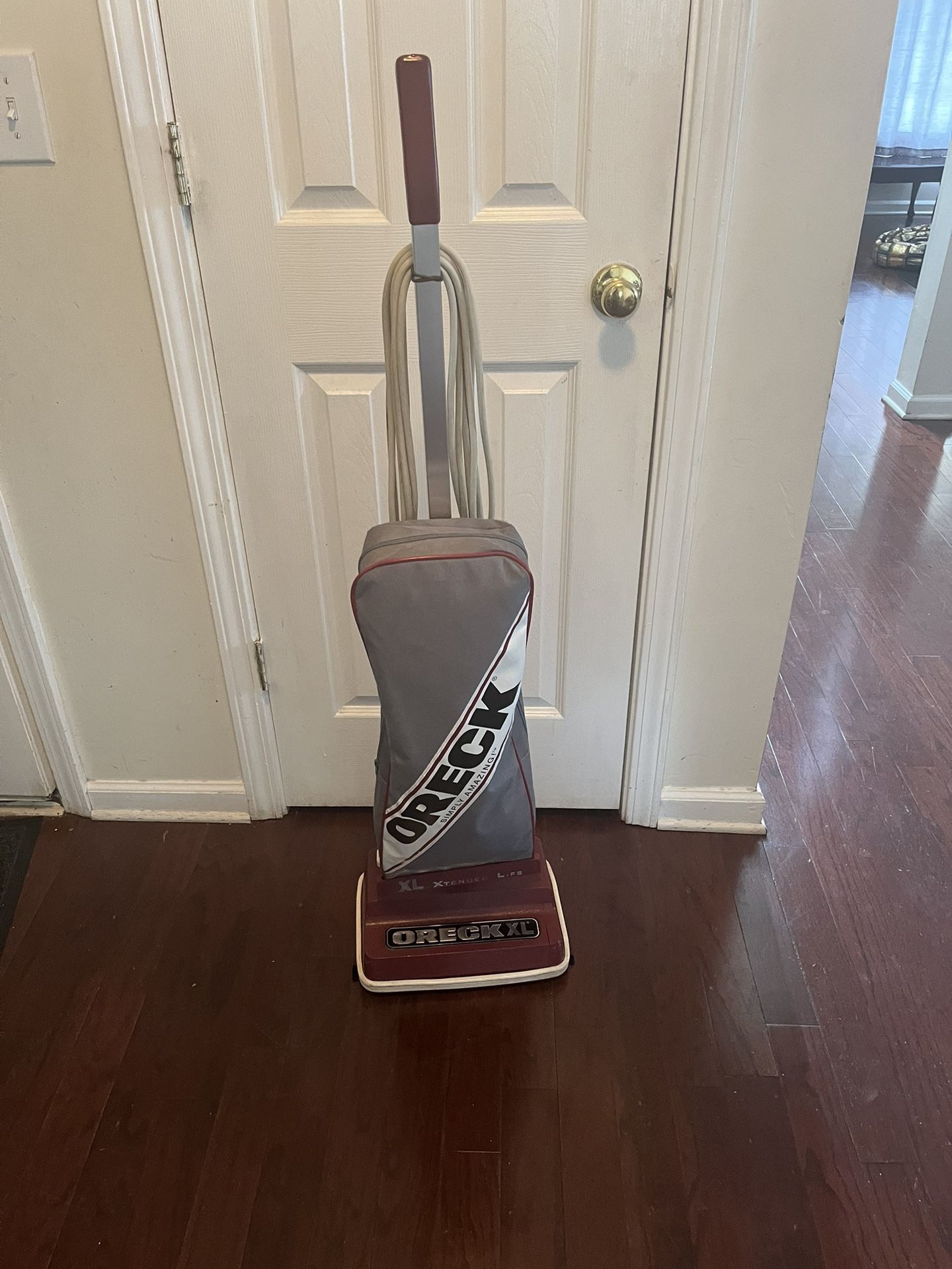 Oreck Simply Amazing XL XTENDED Life Vacuum Cleaner 