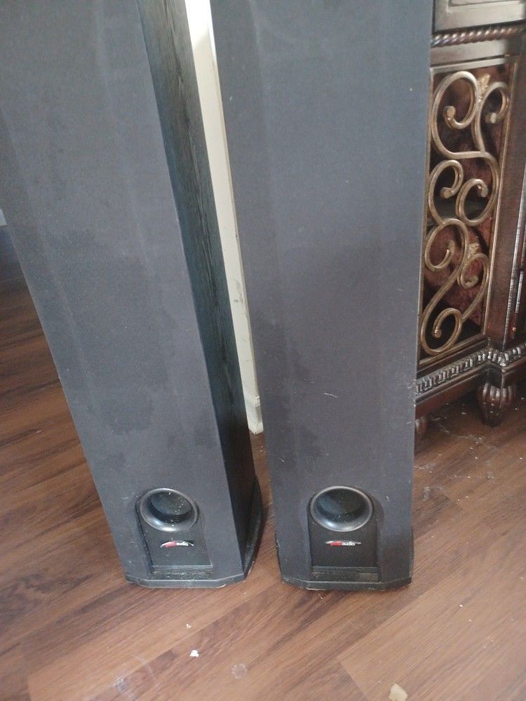 Polk Audio R30 Floor Speakers , C1 Center Speaker and KENWOOD KR-A5040 Receiver with Remote.