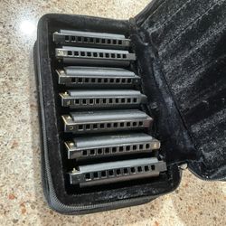Hohner Harmonica Set, Like New.
