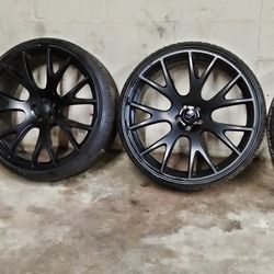 2016 FORD EXPLORER FULL SET OF 255/30/24 WHEELS AND TIRES GREAT CONDITION