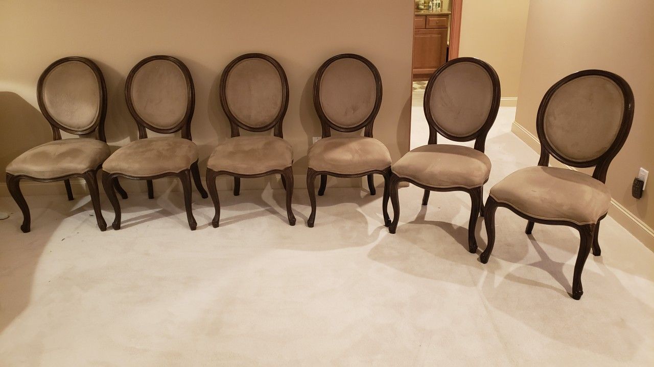 Old Fashioned Style Chairs