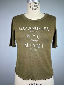 Topshop Ribbed City Graphic T-Shirt Lettuce Hem Olive Green US 4