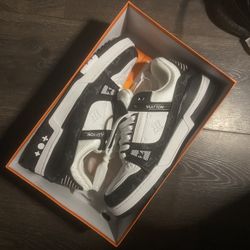 LV Trainers Shoes 