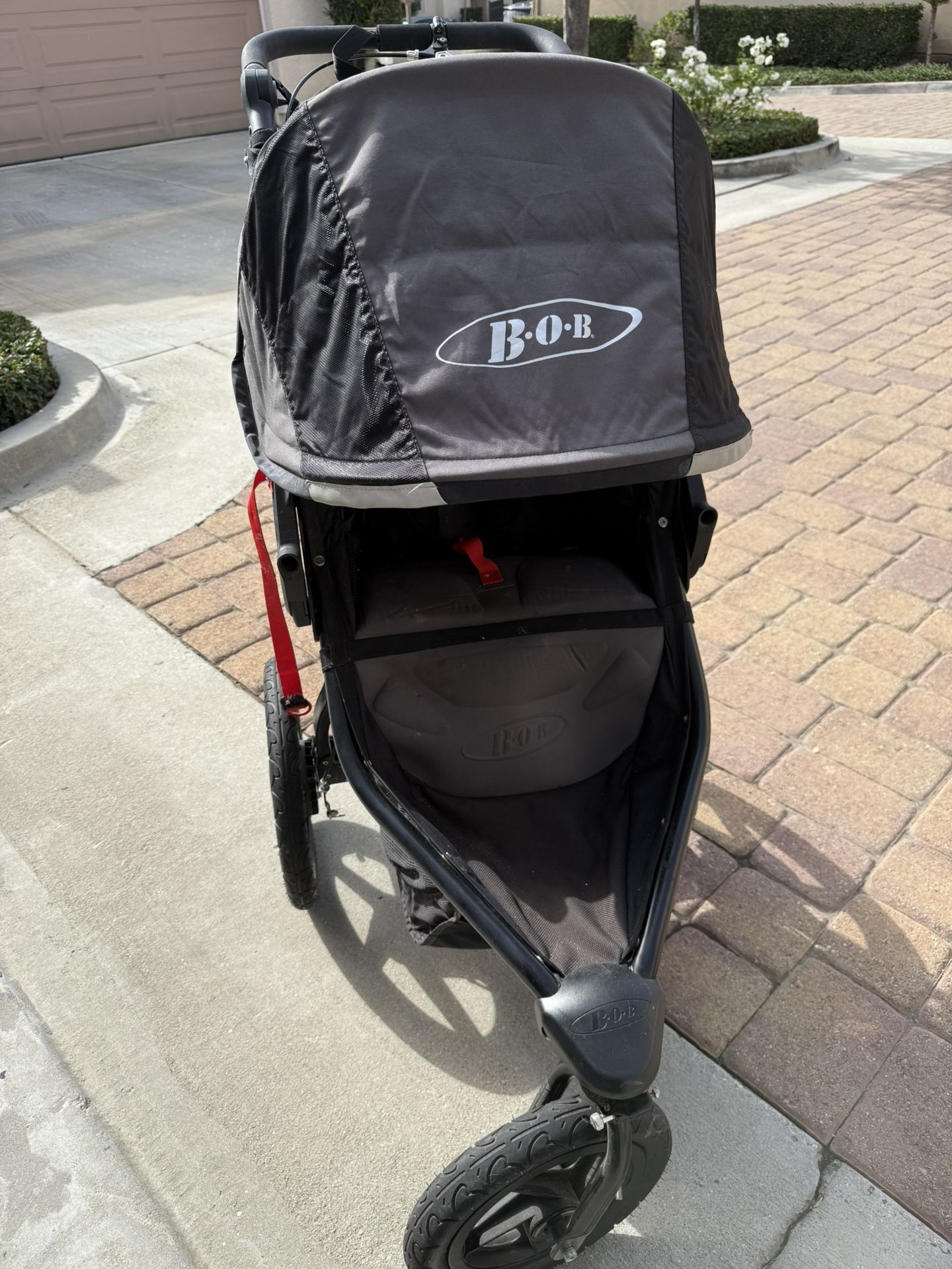 BOB Revolution Flex Jogging Stroller with accessories