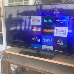 32in Vizio Tv With Roku Streaming Stick