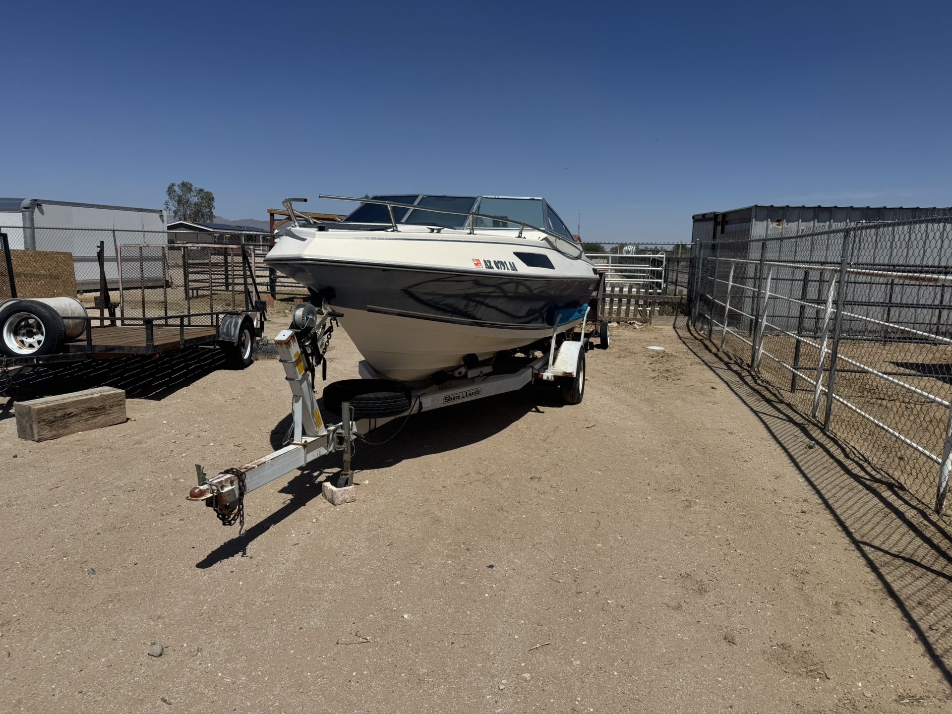 1984 Four winns Cabin cruiser