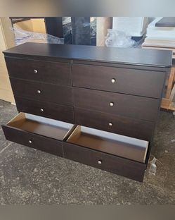 Eight drawers dresser with rails