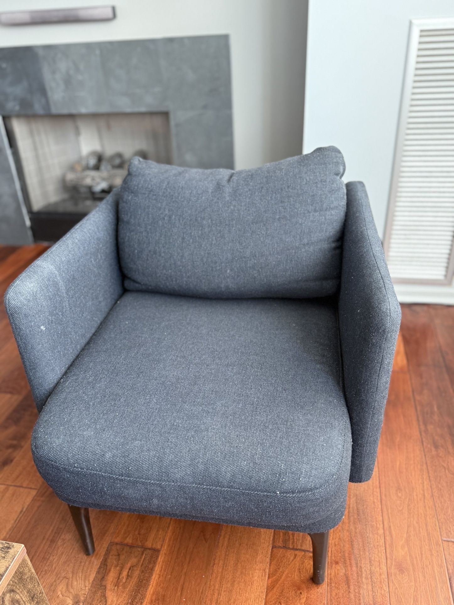 Set of 2 Modern Armchairs