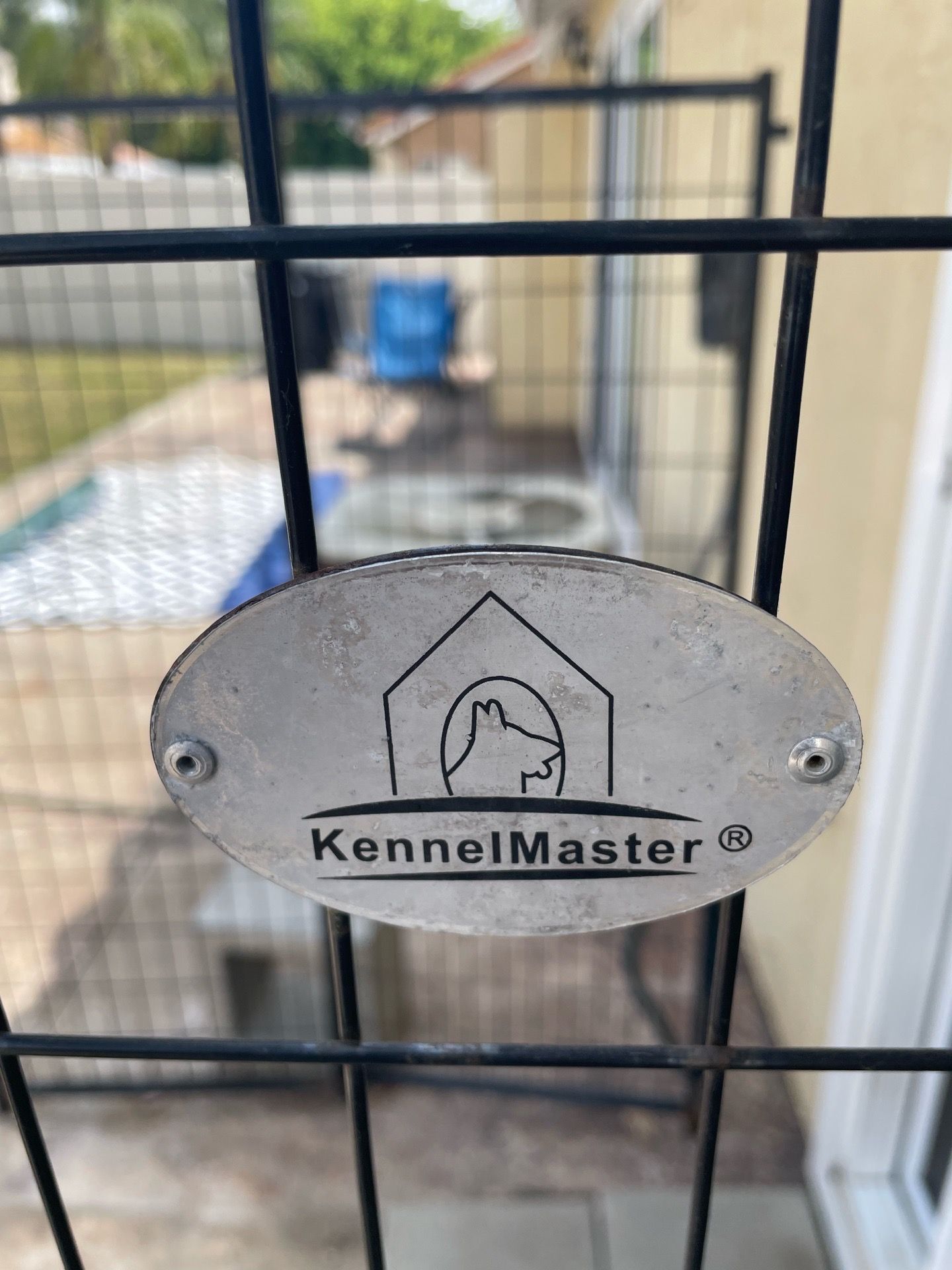 Dog kennel 8 feet long 4 feet wide 6 feet tall