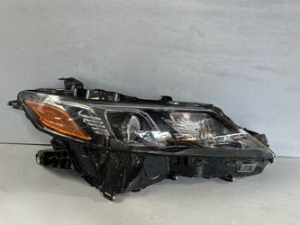 2018 2019 2020 2021 2022 2023 2024 TOYOTA CAMRY RIGHT PASSENGER SIDE LED HEADLIGHT OEM 81110-06F60
