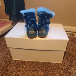 Girls Blue Bow Uggs Size US 1