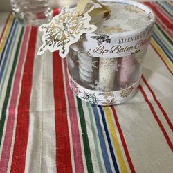 Ellen Tracy Lip Stick To Keep Lops Soft And Moisturized  