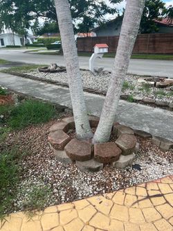 LANDSCAPE BRICK PAVER