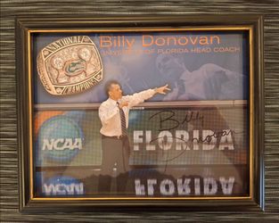 U F FLORIDA GATORS NCAAB BILLY DONOVAN AUTOGRAPHED FRAMED PHOTO $15 / SEE ALL 12 PHOTOS  / PICK UP TODAY OR SHIPPED AT COST