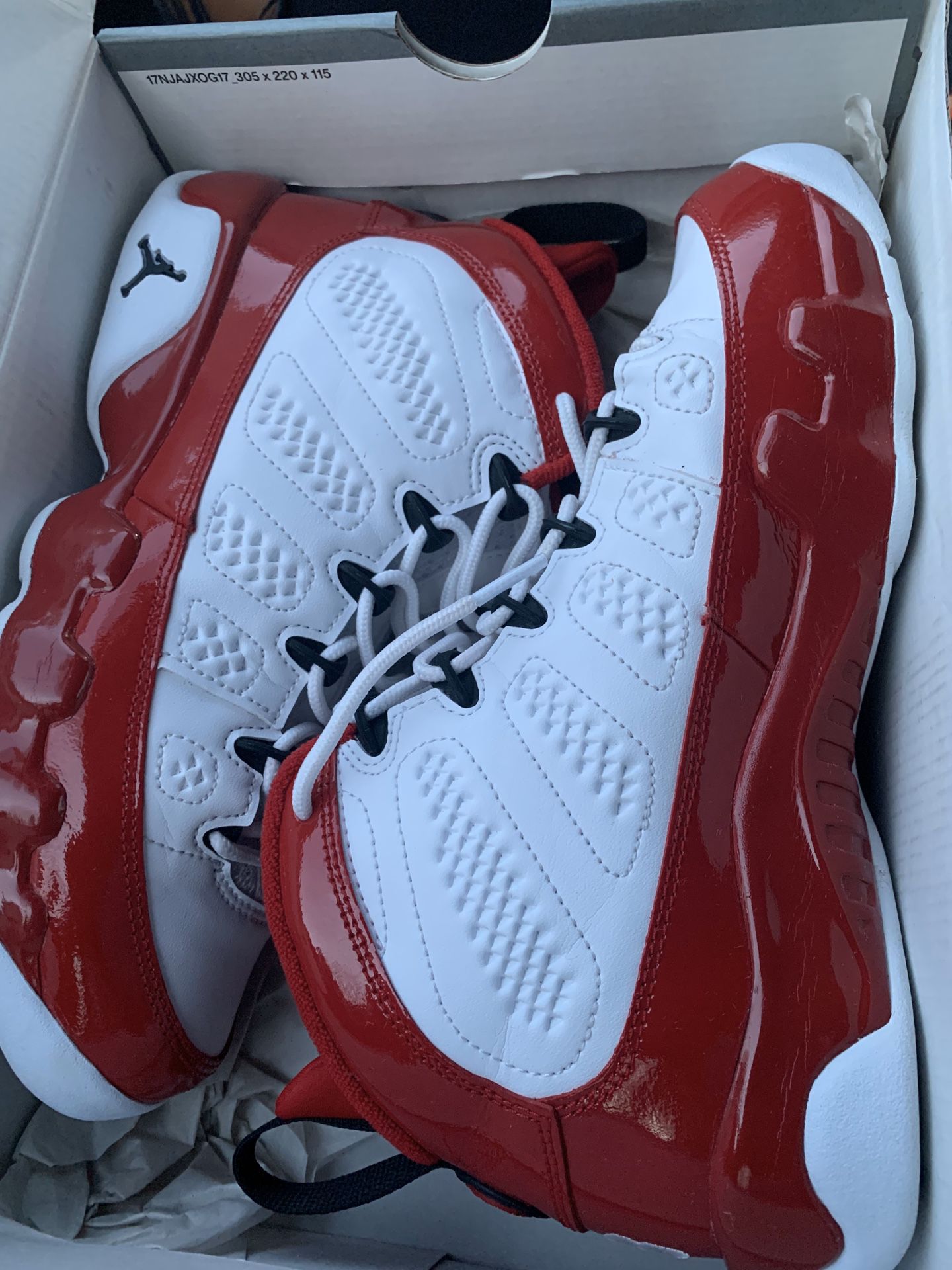 Gym red 9s