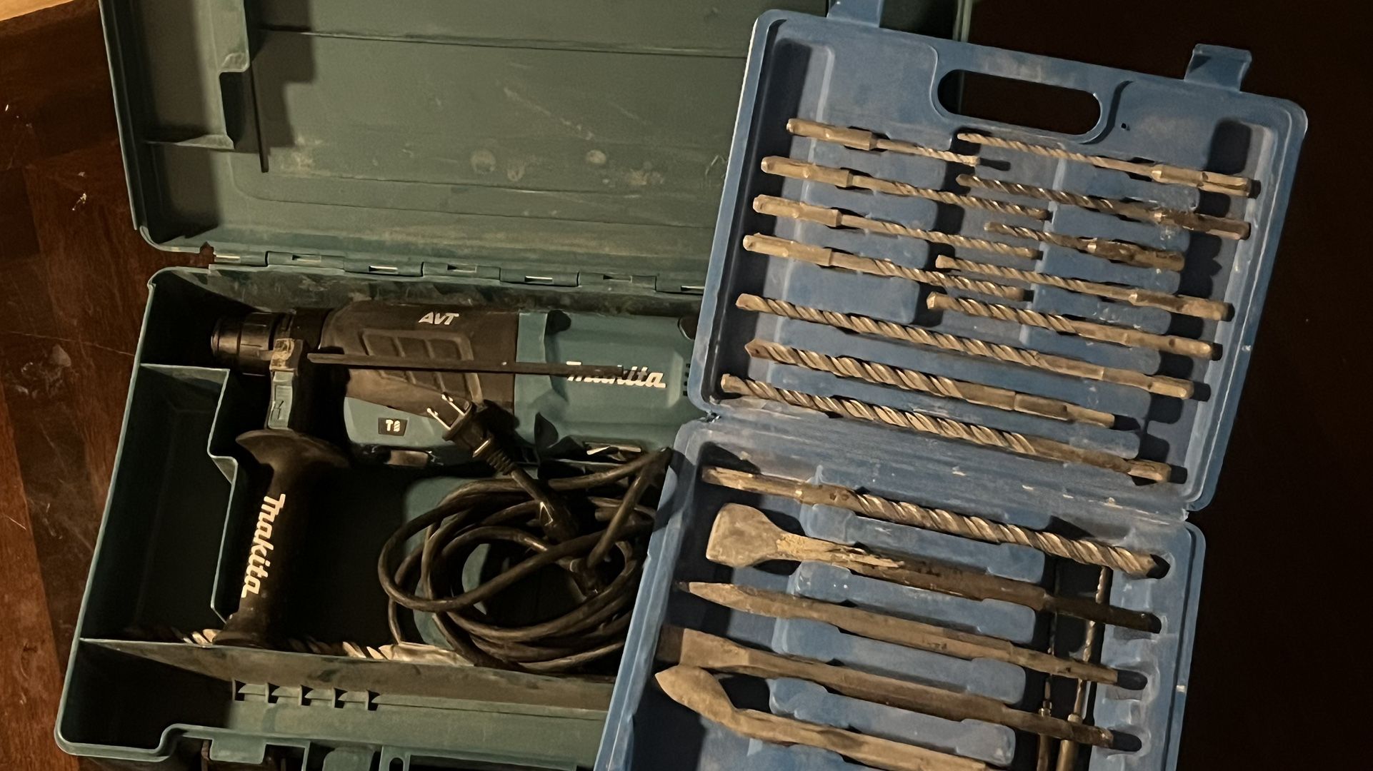  8 Amp 1 in. Corded SDS-Plus Concrete/Masonry AVT Rotary Hammer Drill with 4-1/2 in. 