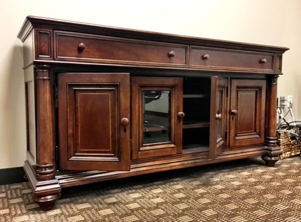 Thomasville Fredericksburg Media Console For Sale In