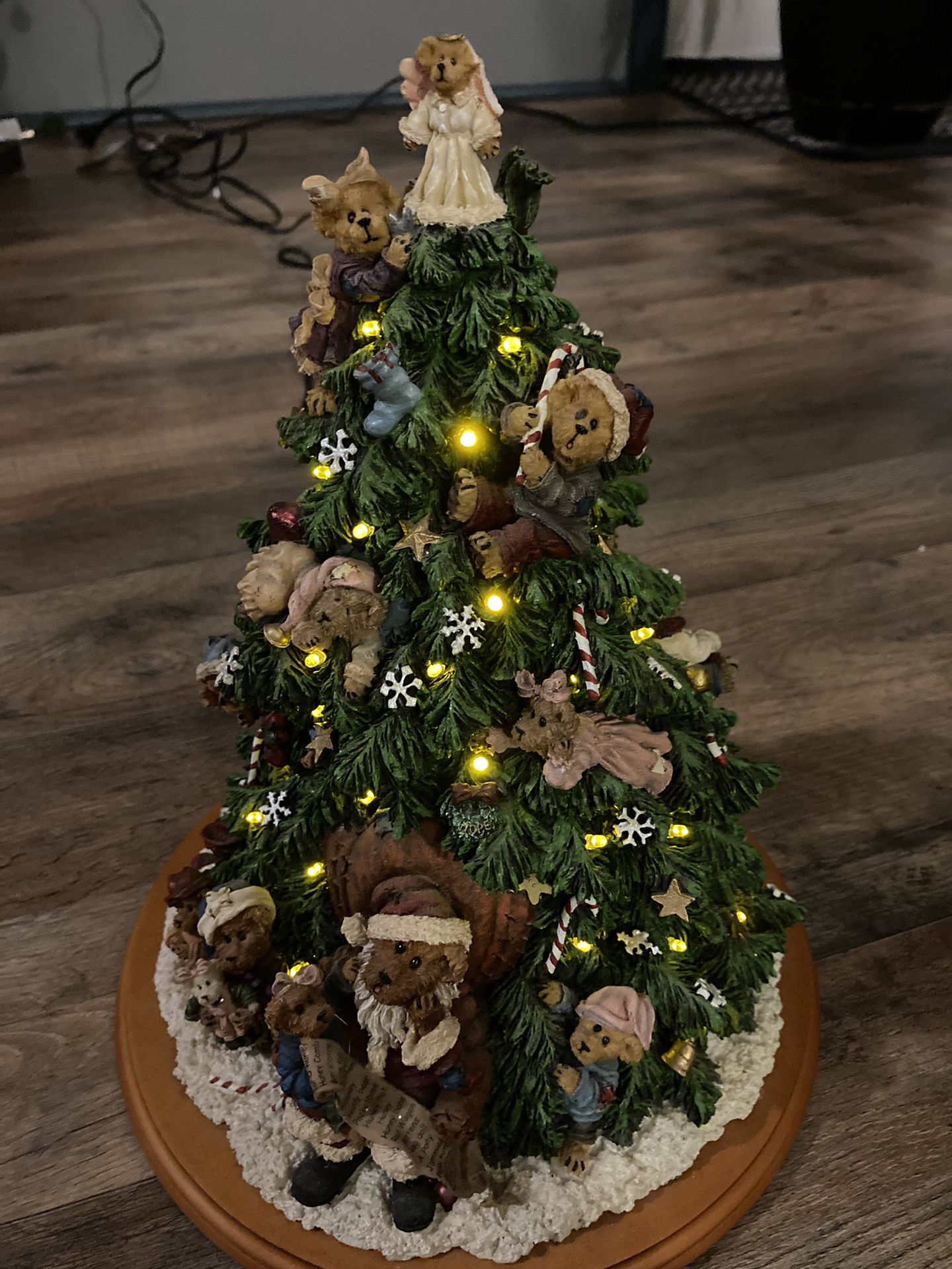 Boyds Bears Christmas Tree Lighted By Danbury Mint 