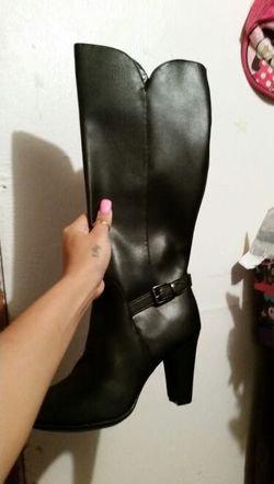 Women size 8 NEW boots