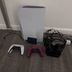 PS5 667 GB+2 Controllers+1.85TB Disk