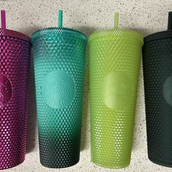 Starbucks Cups 🥤