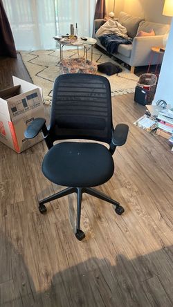 Black office chair