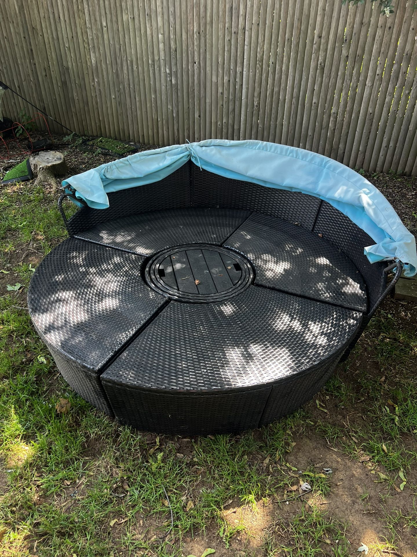 Outdoor Furniture Day Bed (make Offer)