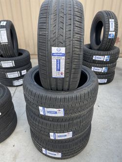 BRAND NEW SET OF TIRES 275/40r20 275/40/20