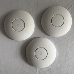 3 Ubiquiti UAP-AC-PRO UniFi Access Point Enterprise Wi-Fi System