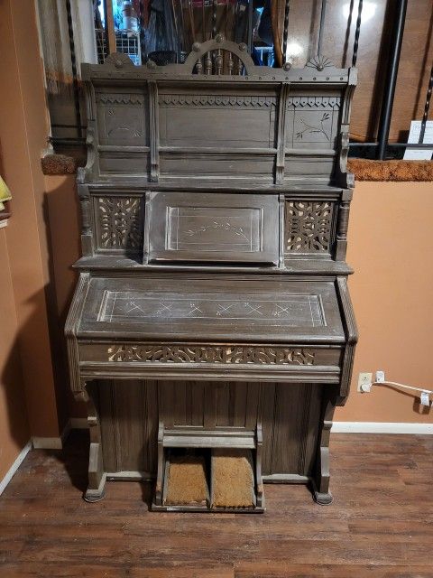 Pump Organ