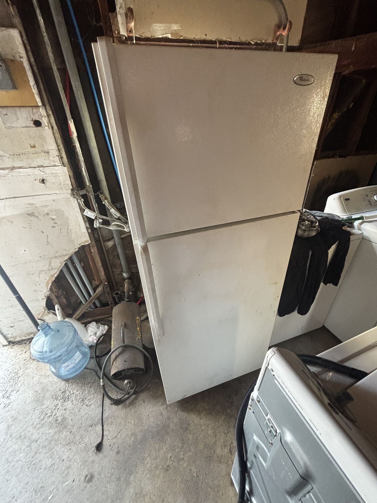 Refrigerator (Deliver locally)