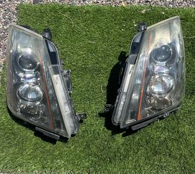 2008-2014 Cadillac CTS Headlights Pair OEM – RH #(contact info removed)8 – selling As-Is