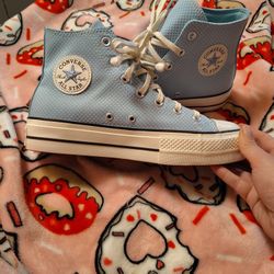 Women's Size 9.5 Converse Shoes. Brand New 