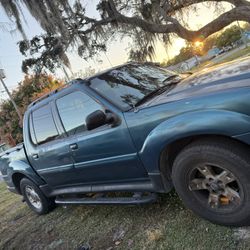  🚗 2002 Ford Truck – $2,900 (Runs Great!
