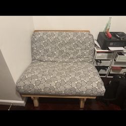 Love Seat / Futon