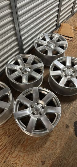Jeep Grand Cherokee WK 18” 5-spoke polished aluminum wheel