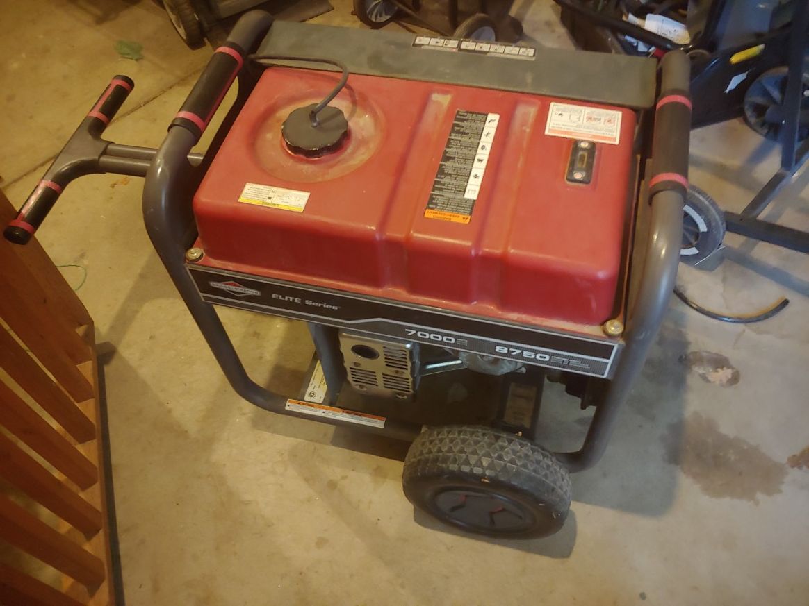 Generator Briggs& Stratton 7000 watts ELITE Series for Sale in Sandy