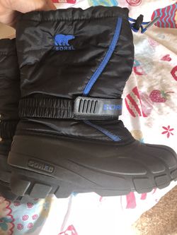 Boys snow boots size 3y