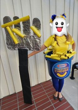 🧀 The Cheesiest Costume at the Party! Handmade Kraft Mac & Cheese